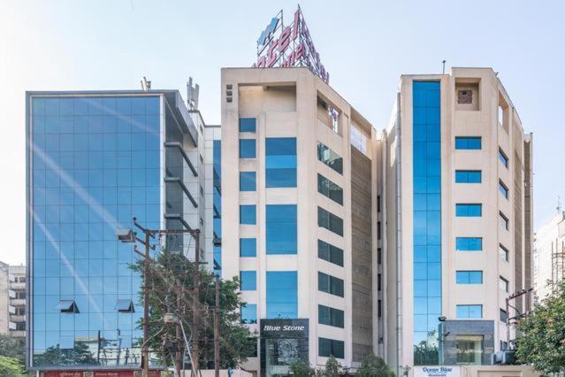 Hotel Bluestone Ghaziabad Zewnętrze zdjęcie