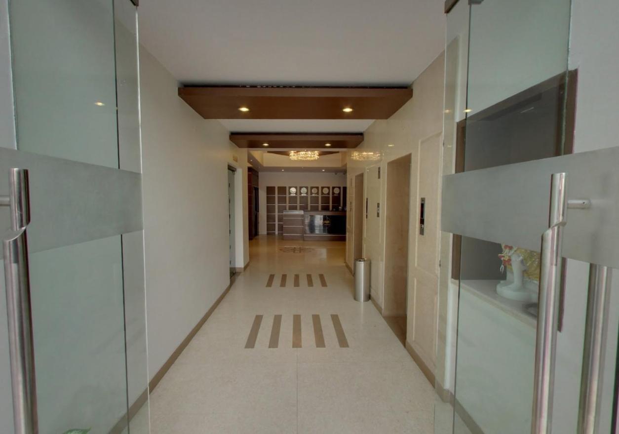 Hotel Bluestone Ghaziabad Zewnętrze zdjęcie