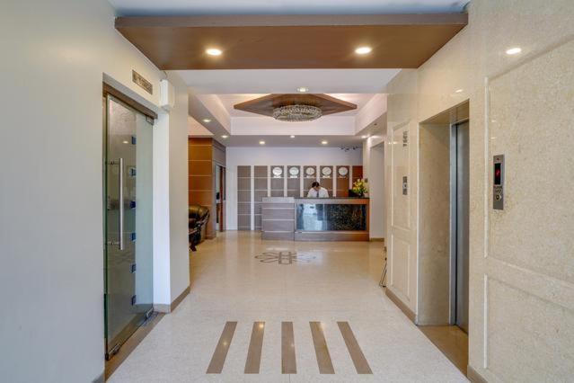 Hotel Bluestone Ghaziabad Zewnętrze zdjęcie